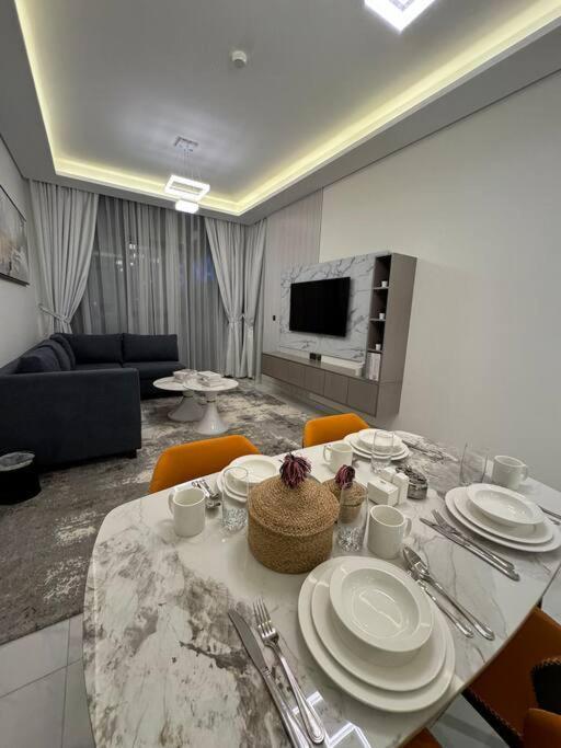 Daire Luxurious Private Pool Dubai