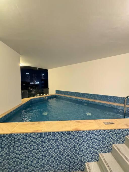 Daire Luxurious Private Pool Dubai