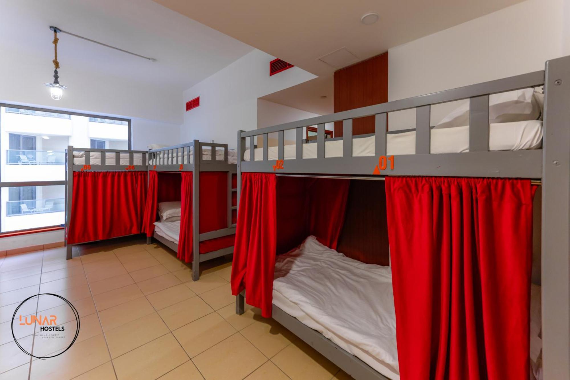 Lunar - Jbr Homestay *