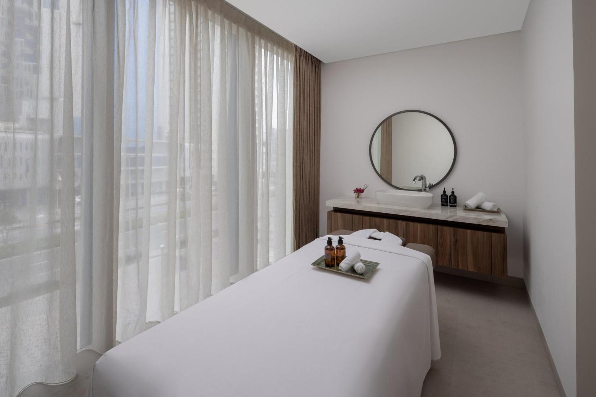 Staybridge Business Bay By Ihg Otel Dubai