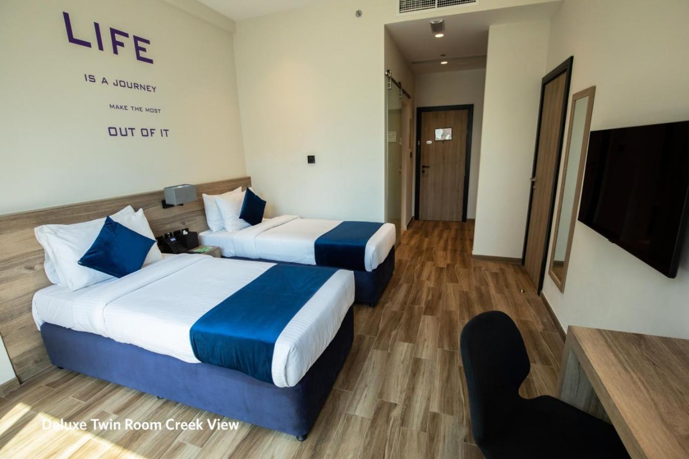 Hotel Grand Kingsgate Jaddaf Waterfront By Millennium 4*