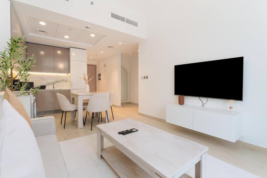 1 Bedroom - 12min From Downtown - Azizi Riviera - Dubai