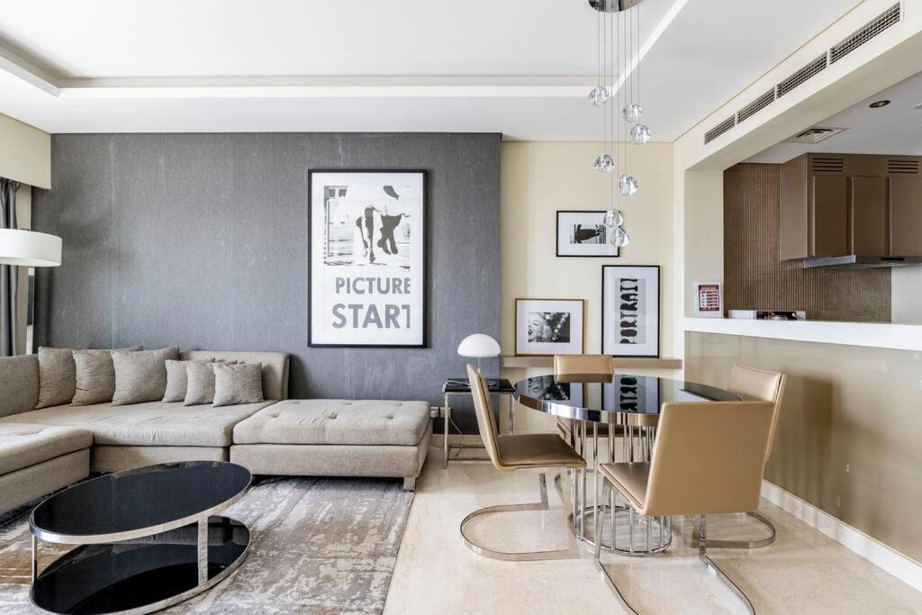 Stunning High Floor I 1bhk I Bills Included * Dubai