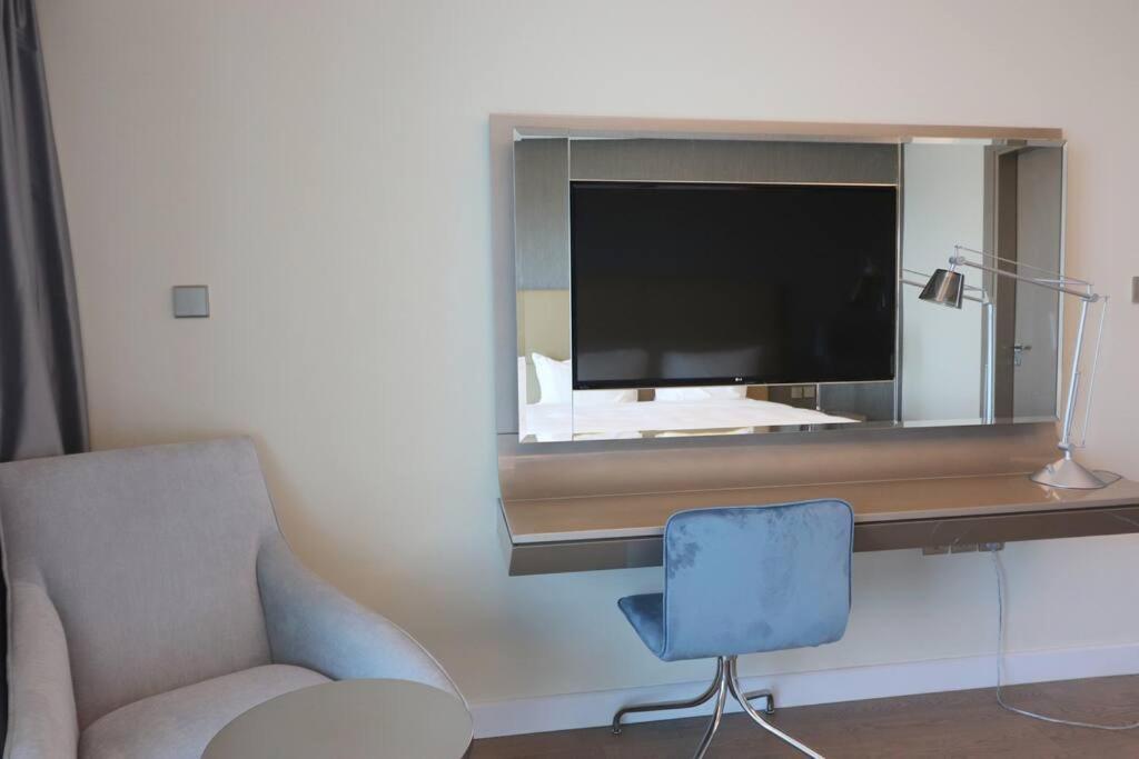 Apartment Stunning High Floor I 1bhk I Bills Included