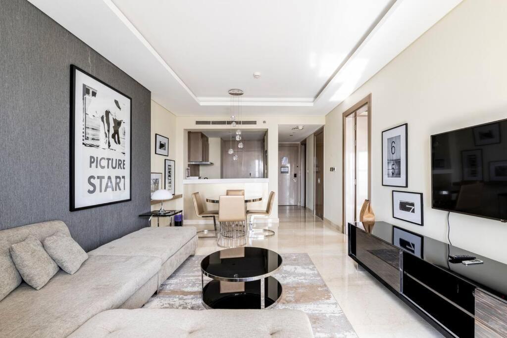 Stunning High Floor I 1bhk I Bills Included * Dubai