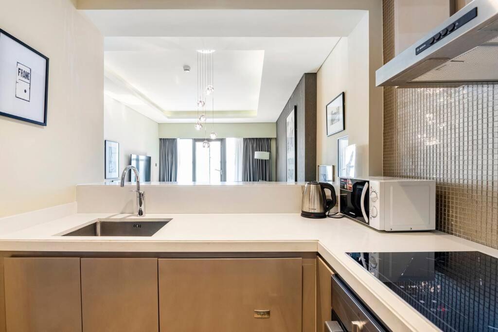 Stunning High Floor I 1bhk I Bills Included *