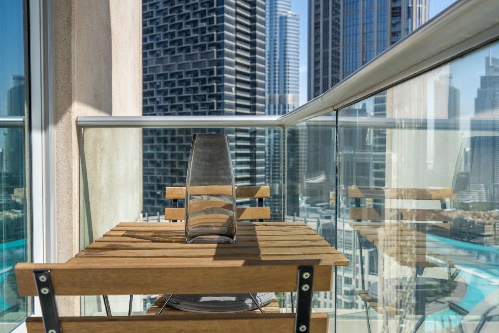 Daire Guestready - In The Heart Of Downtown *