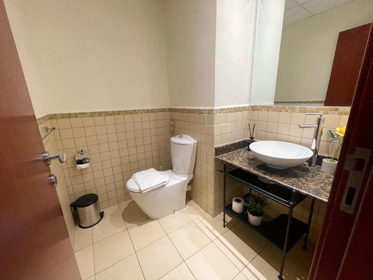 Apartment Family Apartment, Prime Location In Jbr, Location Managed By Sunnyhomes *