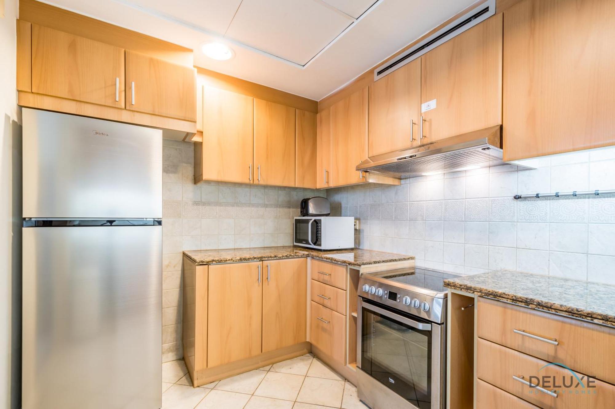 Spacious 2br At Murjan Emaar Six Towers Marina By Deluxe Homes Apartamento Dubai
