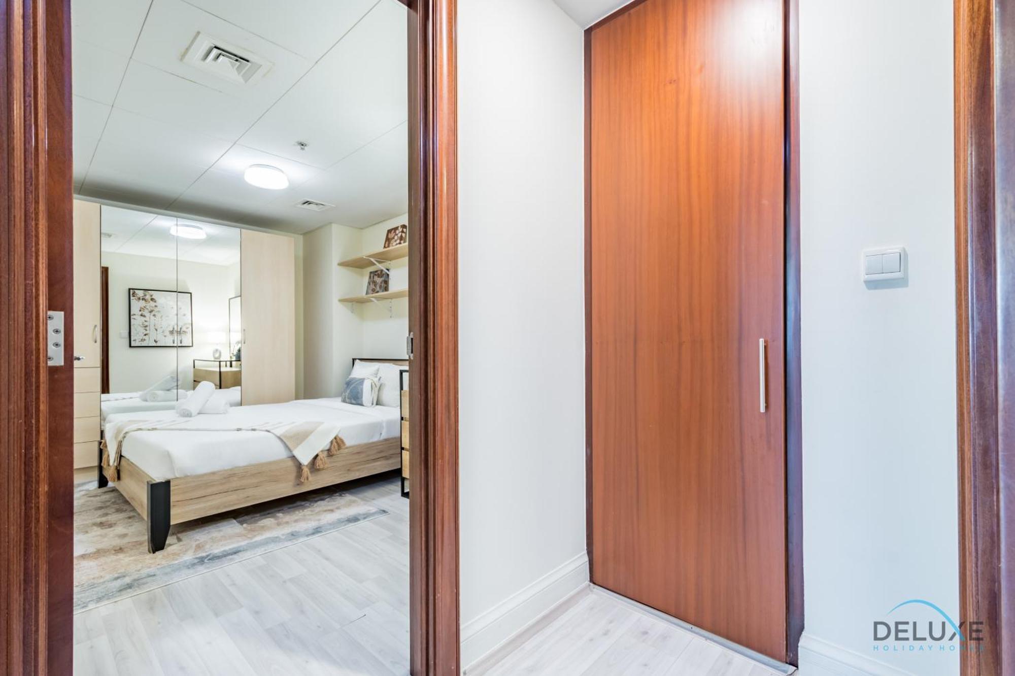 Spacious 2br At Murjan Emaar Six Towers Marina By Deluxe Homes * Dubai