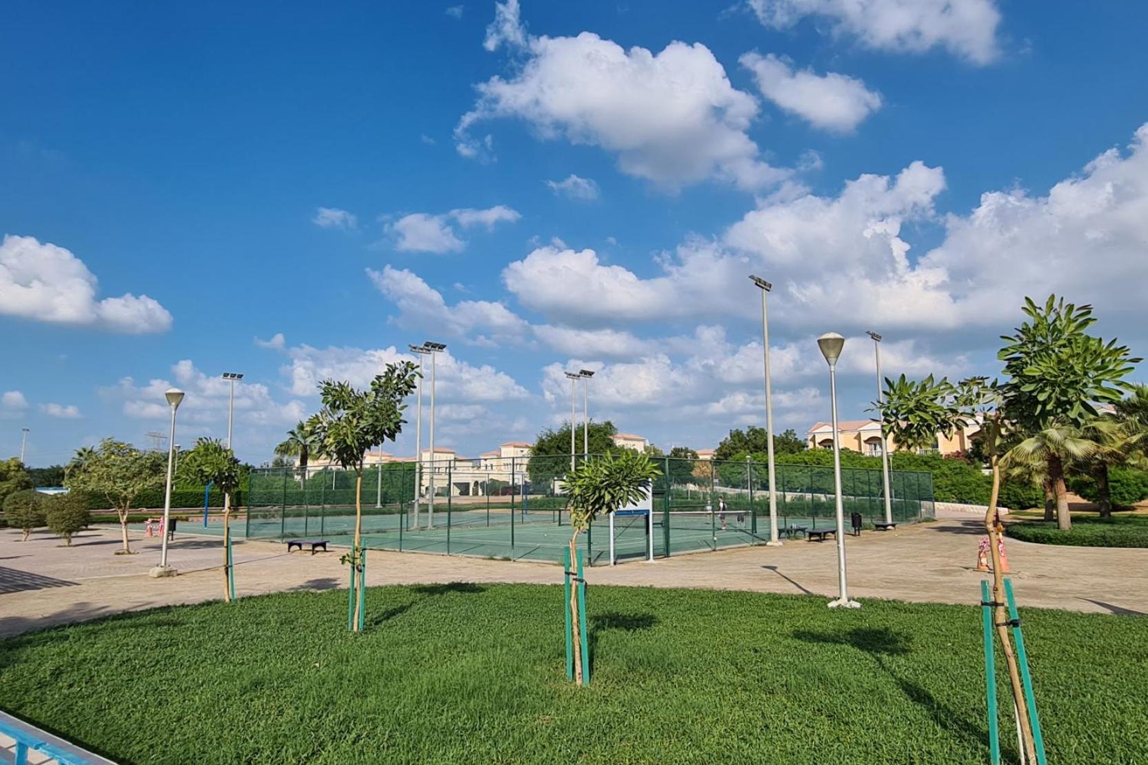 Bungalow 8 - Luxury 1-bedroom In Jvt * Dubai