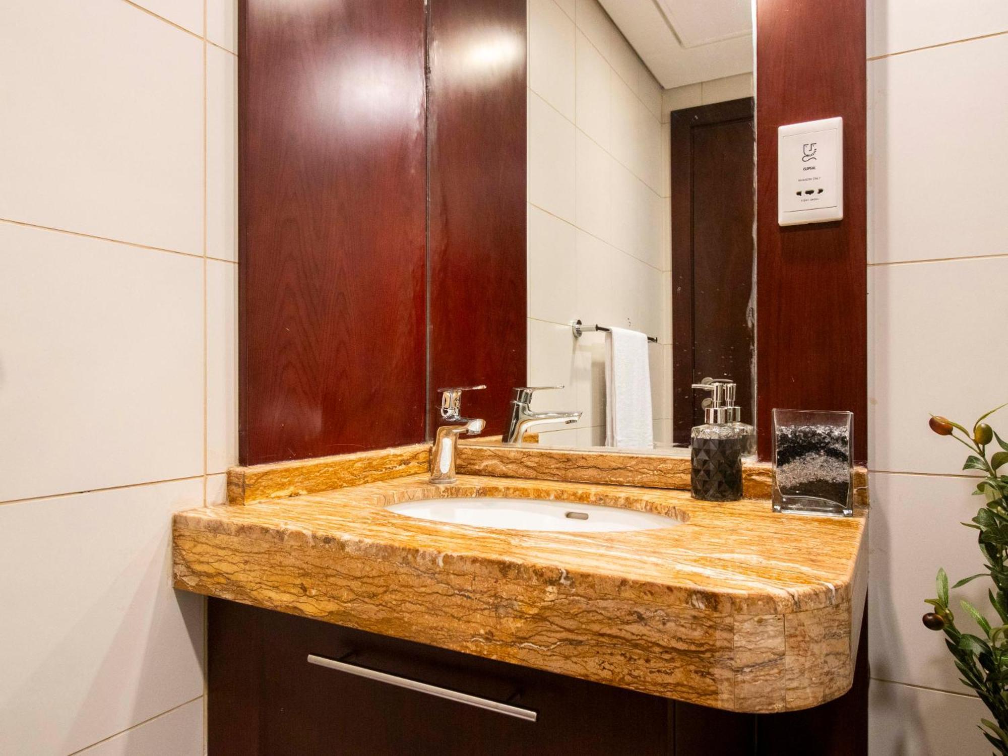 Apartment Spacious 2br In Downtown In High Floor