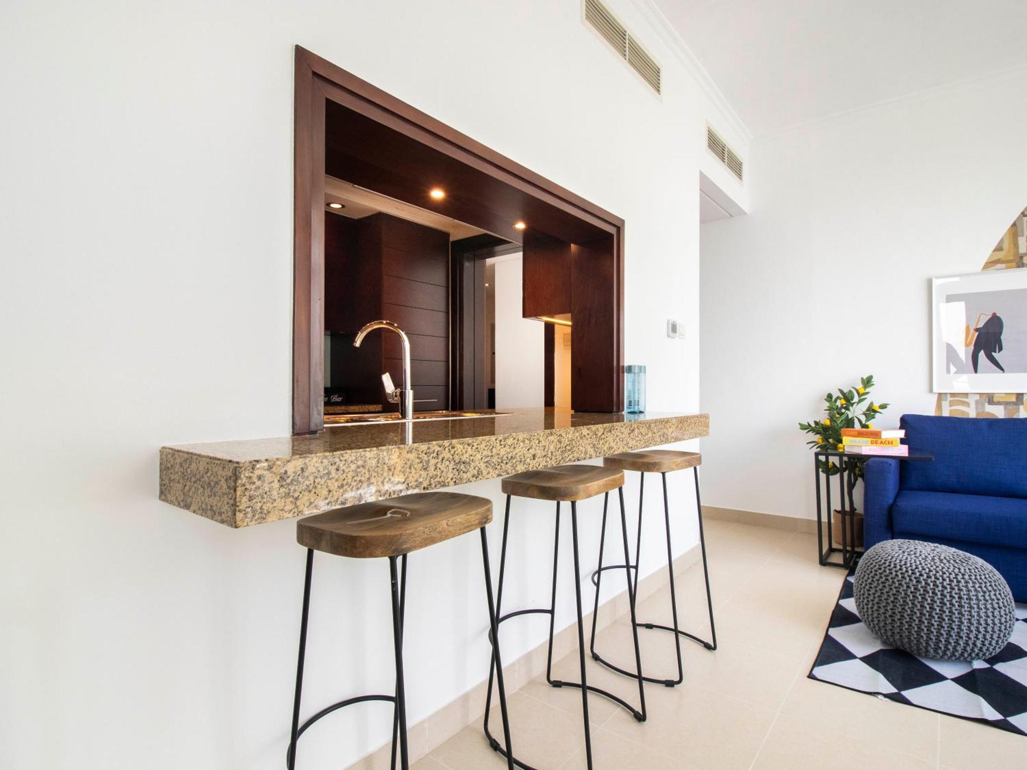 Spacious 2br In Downtown In High Floor * Dubai