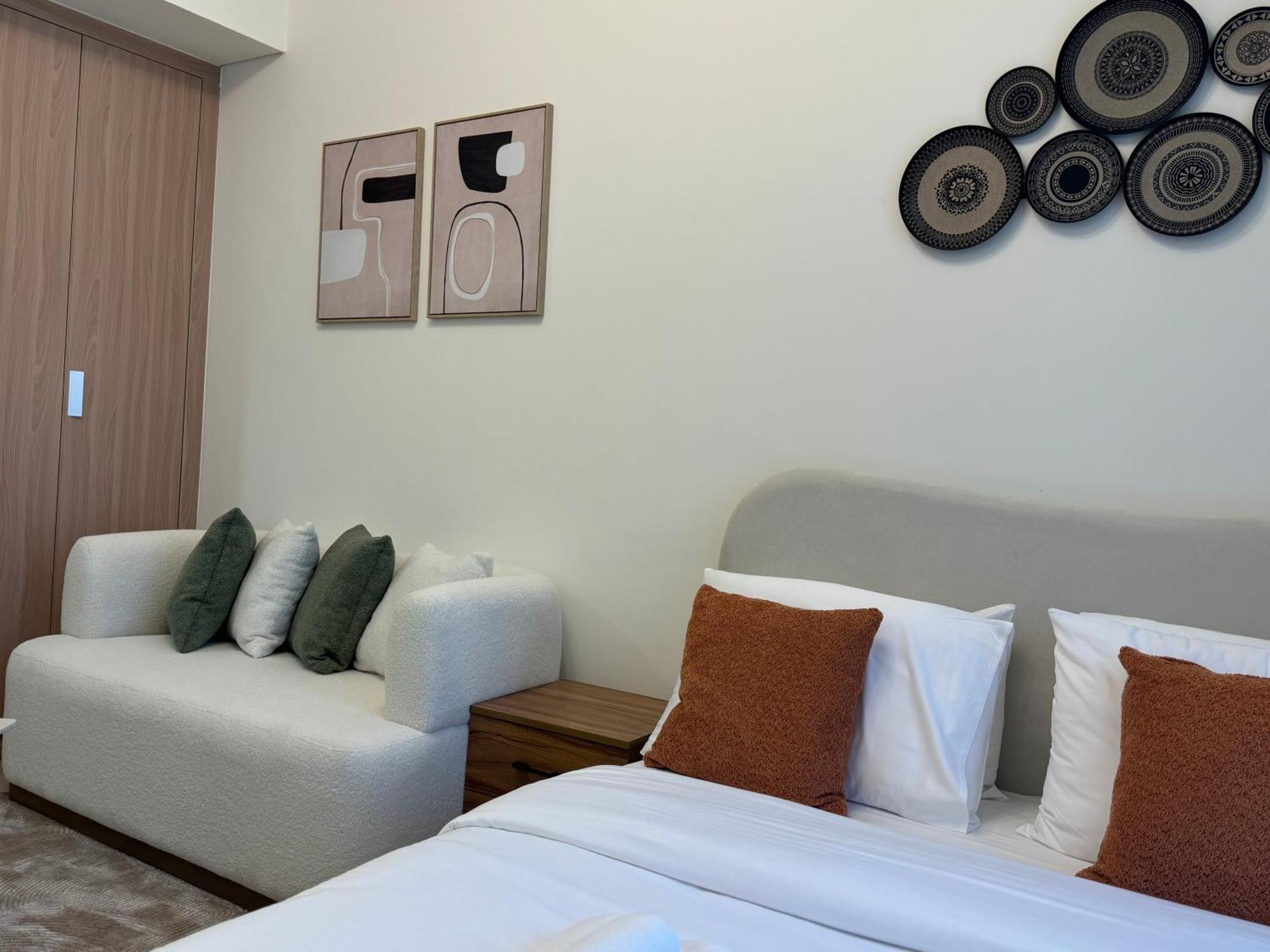 Ashri Hh, In Riviera Apartment