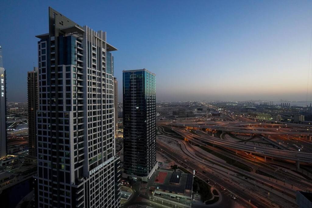 Apartment Unwind Above The Clouds, High Floor Gem Near Jbr, Marina & Dmcc Metro *