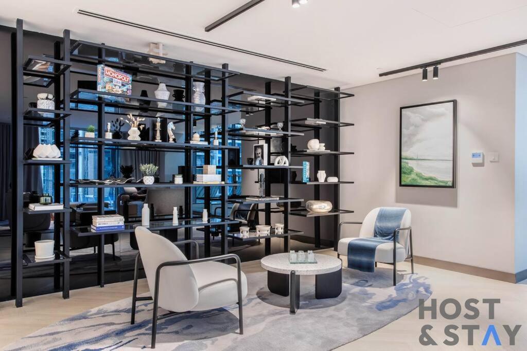 Boutique In Wilton Park Mbr Apartment *