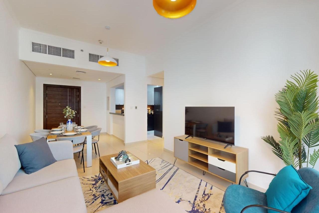 Apartment Silverene Tower B - Bright Two Bedroom Dubai