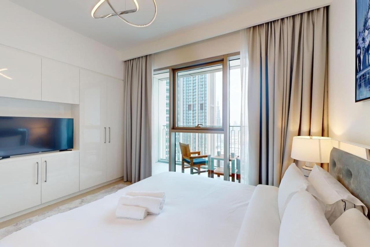 Apartment Downtown Views 2 - Sleek Two Bedroom
