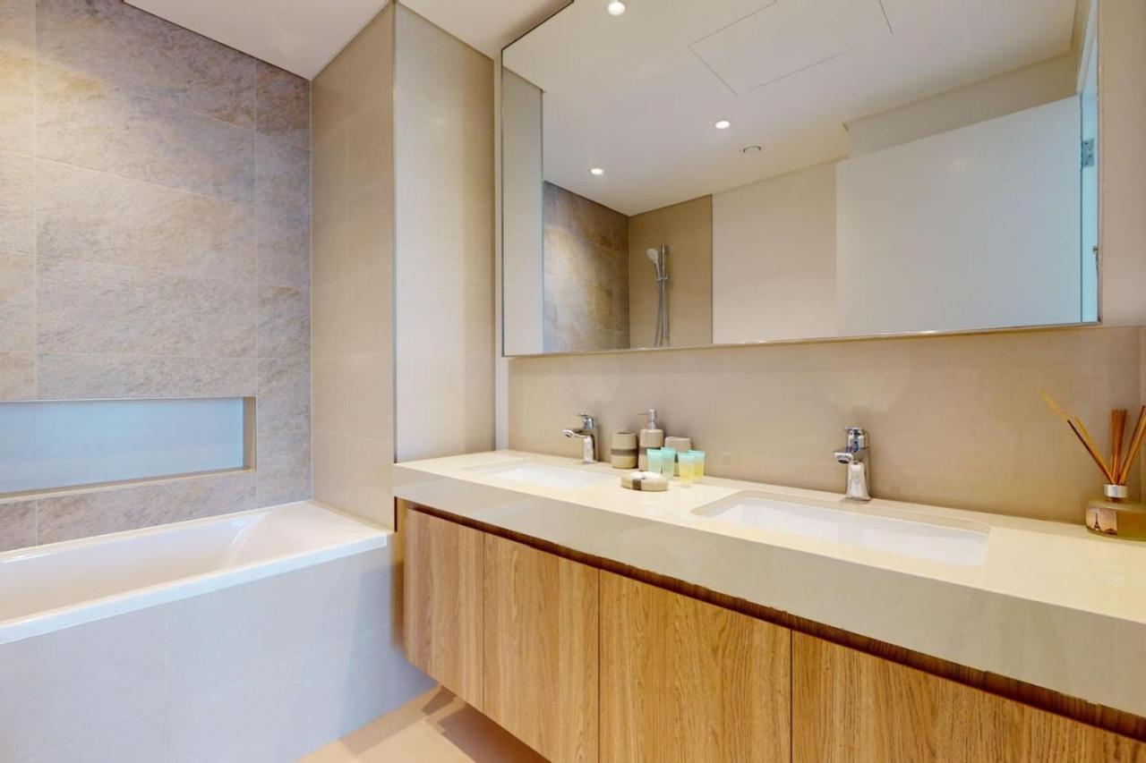 Downtown Views 2 - Sleek Two Bedroom