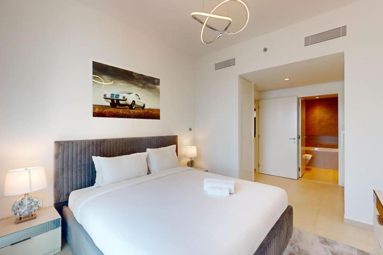 Downtown Views 2 - Sleek Two Bedroom Apartment