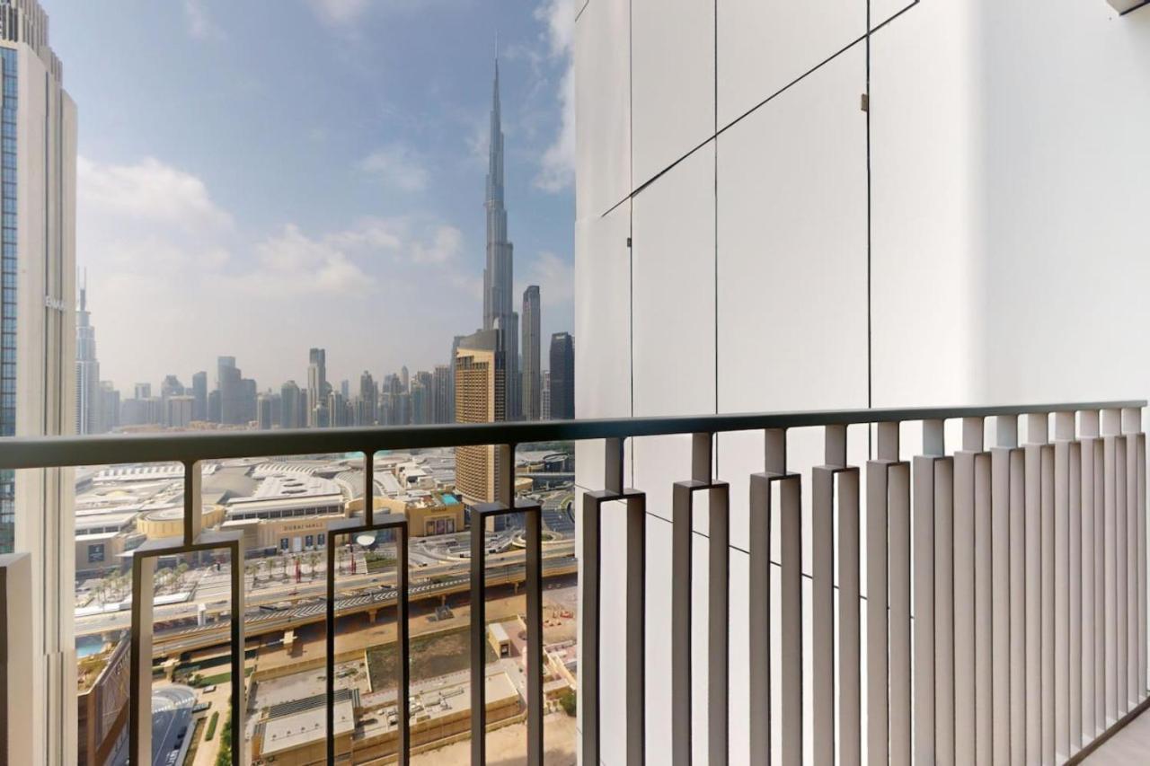 Downtown Views 2 - Sleek Two Bedroom Dubai