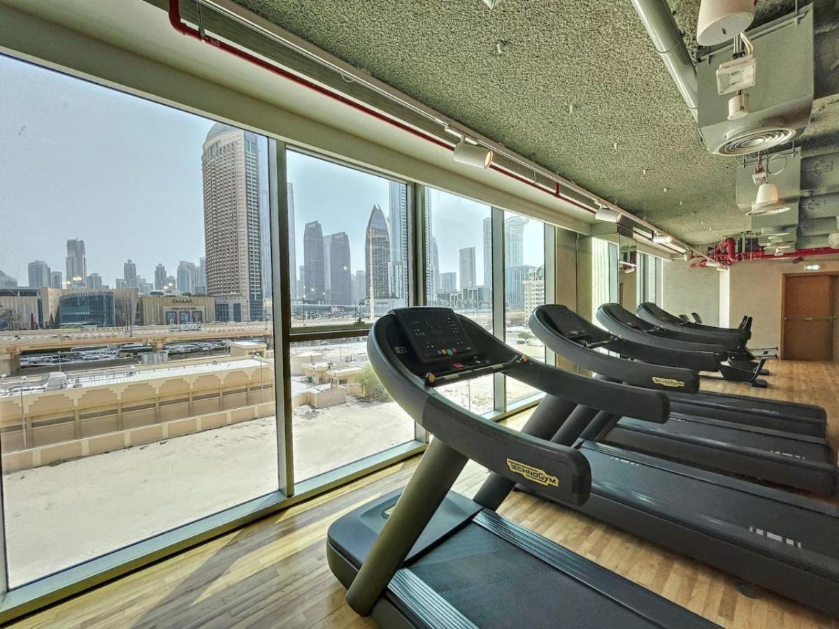 Downtown Views 2 - Sleek Two Bedroom Dubai