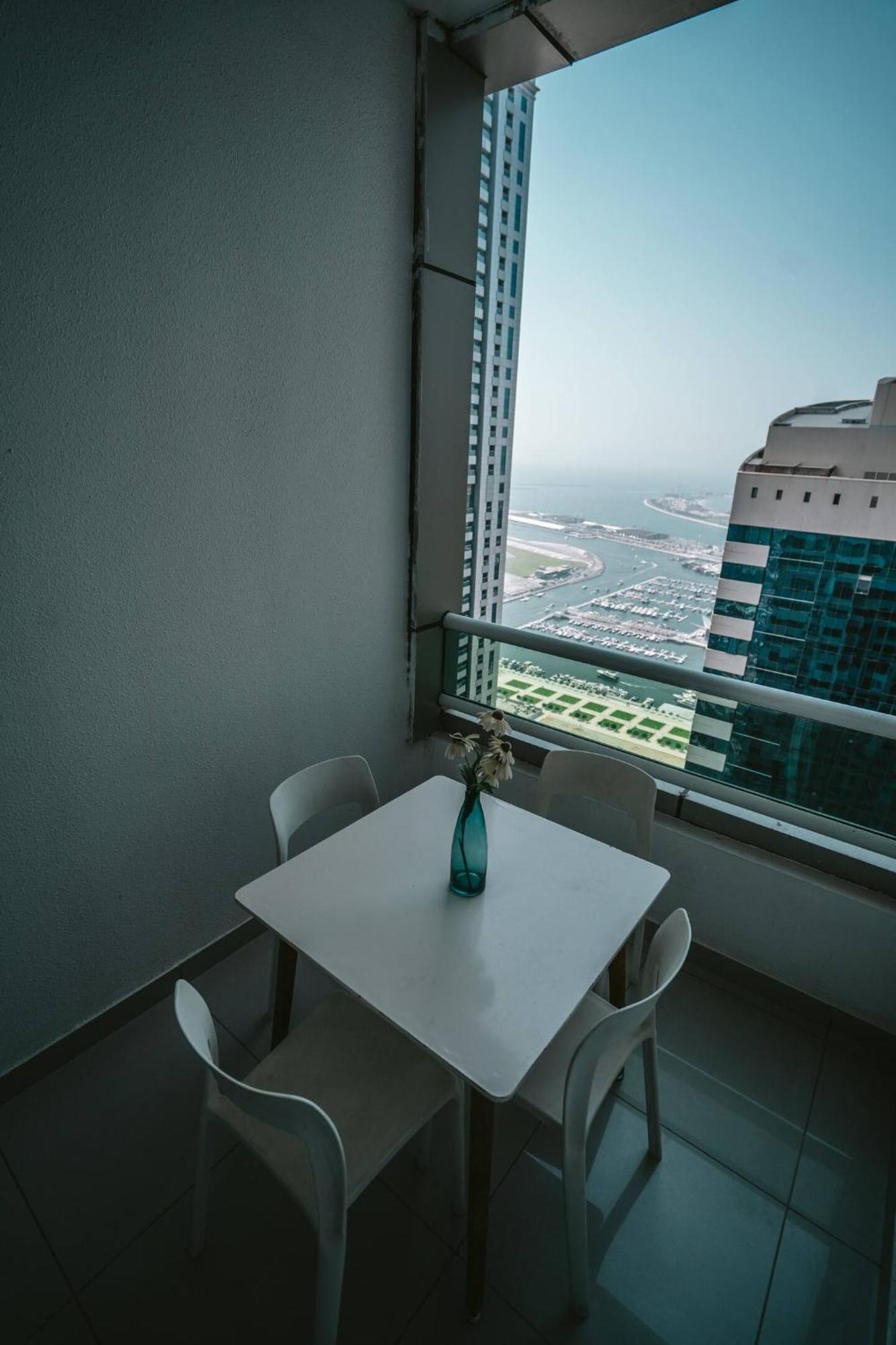 Aparthotel Wake Up To Sea Views In A Blue Lush On 51st *