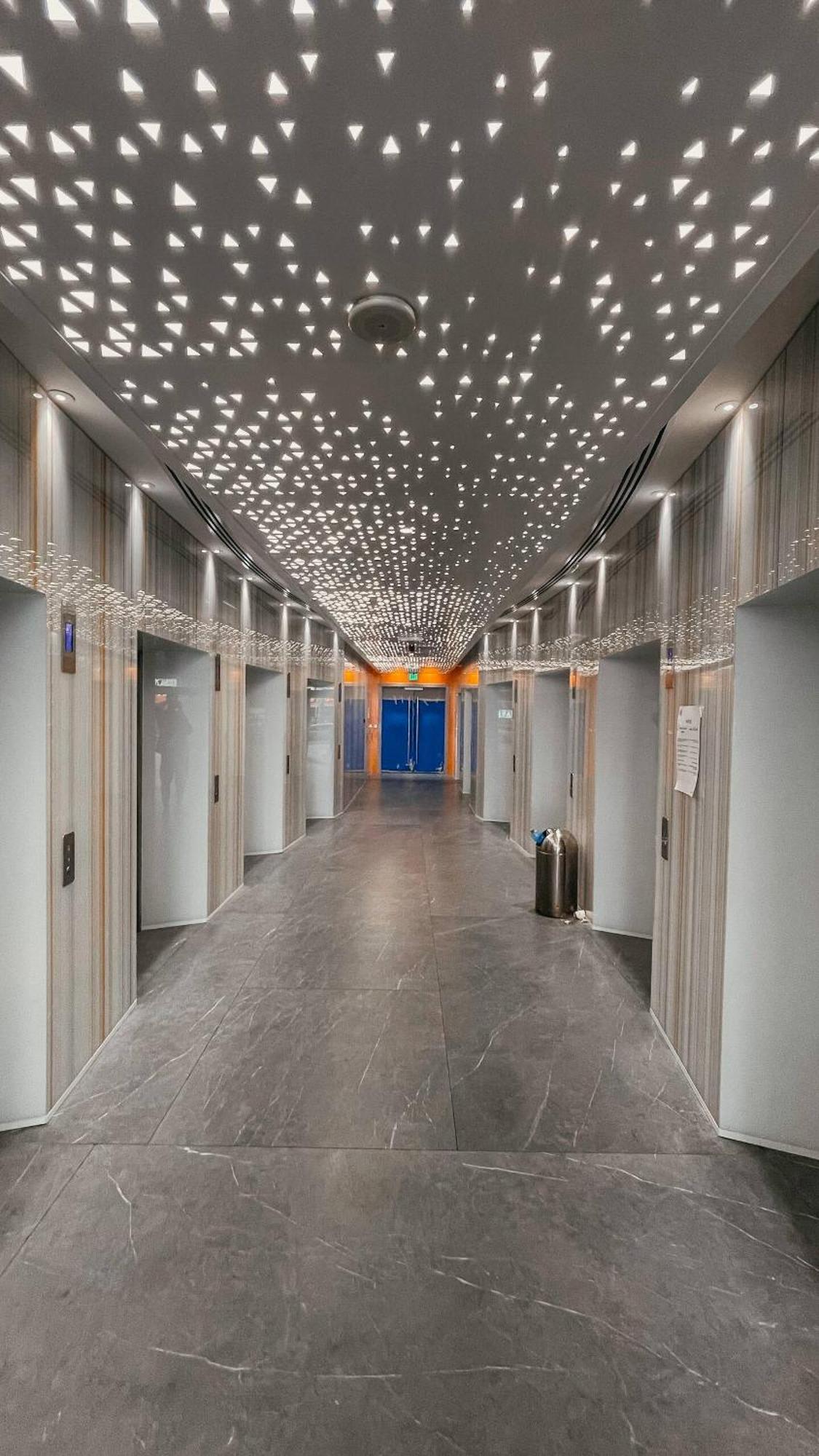 Aparthotel Wake Up To Sea Views In A Blue Lush On 51st *