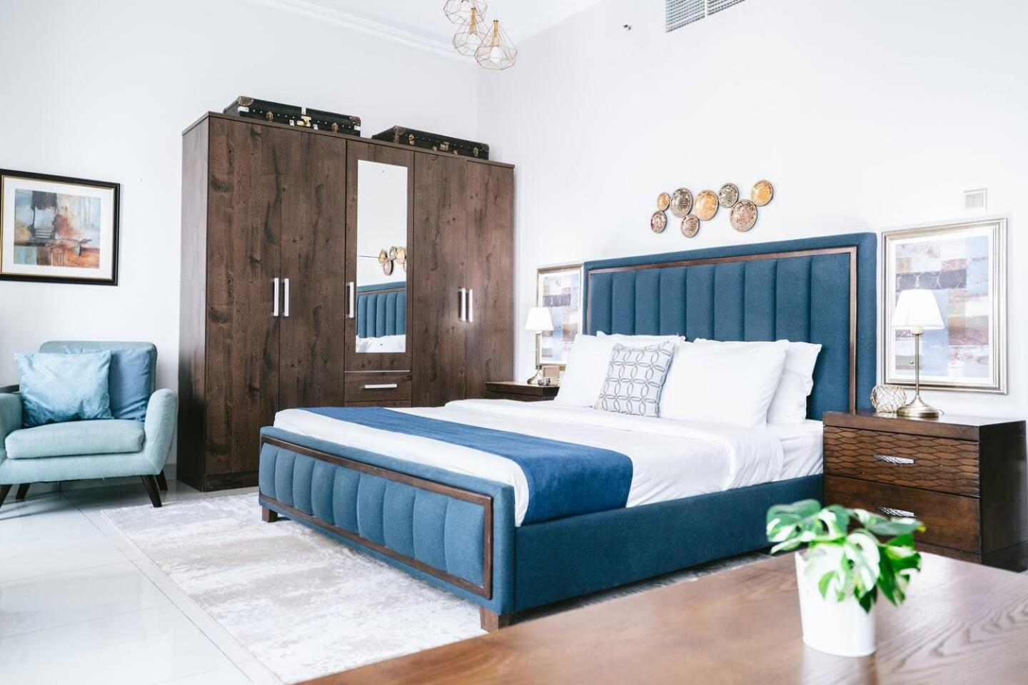 Aparthotel Wake Up To Sea Views In A Blue Lush On 51st Dubai