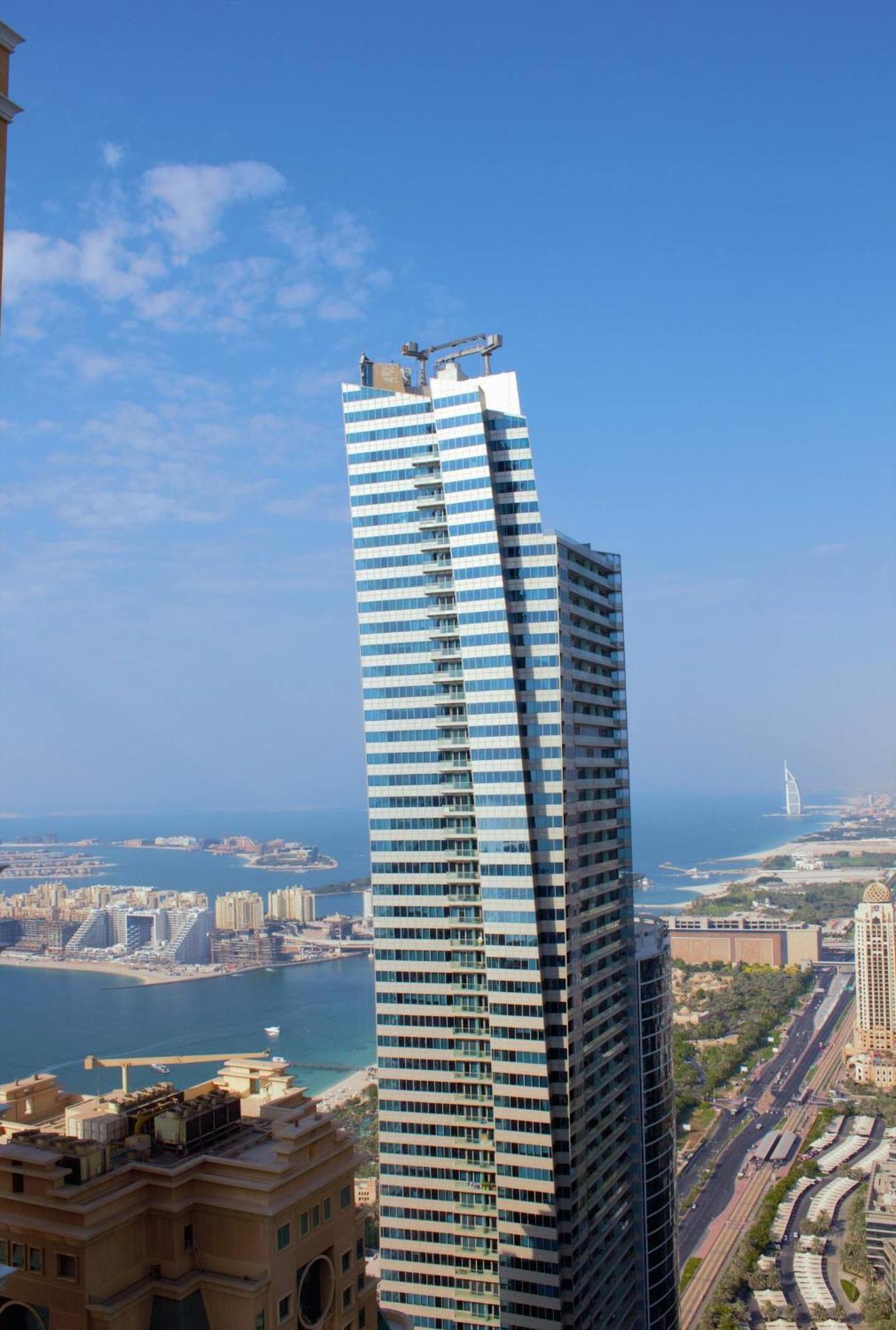 Wake Up To Sea Views In A Blue Lush On 51st *