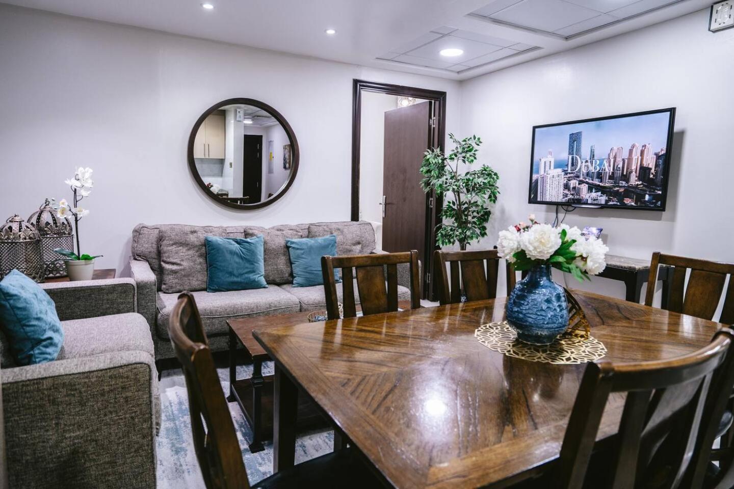 Wake Up To Sea Views In A Blue Lush On 51st *