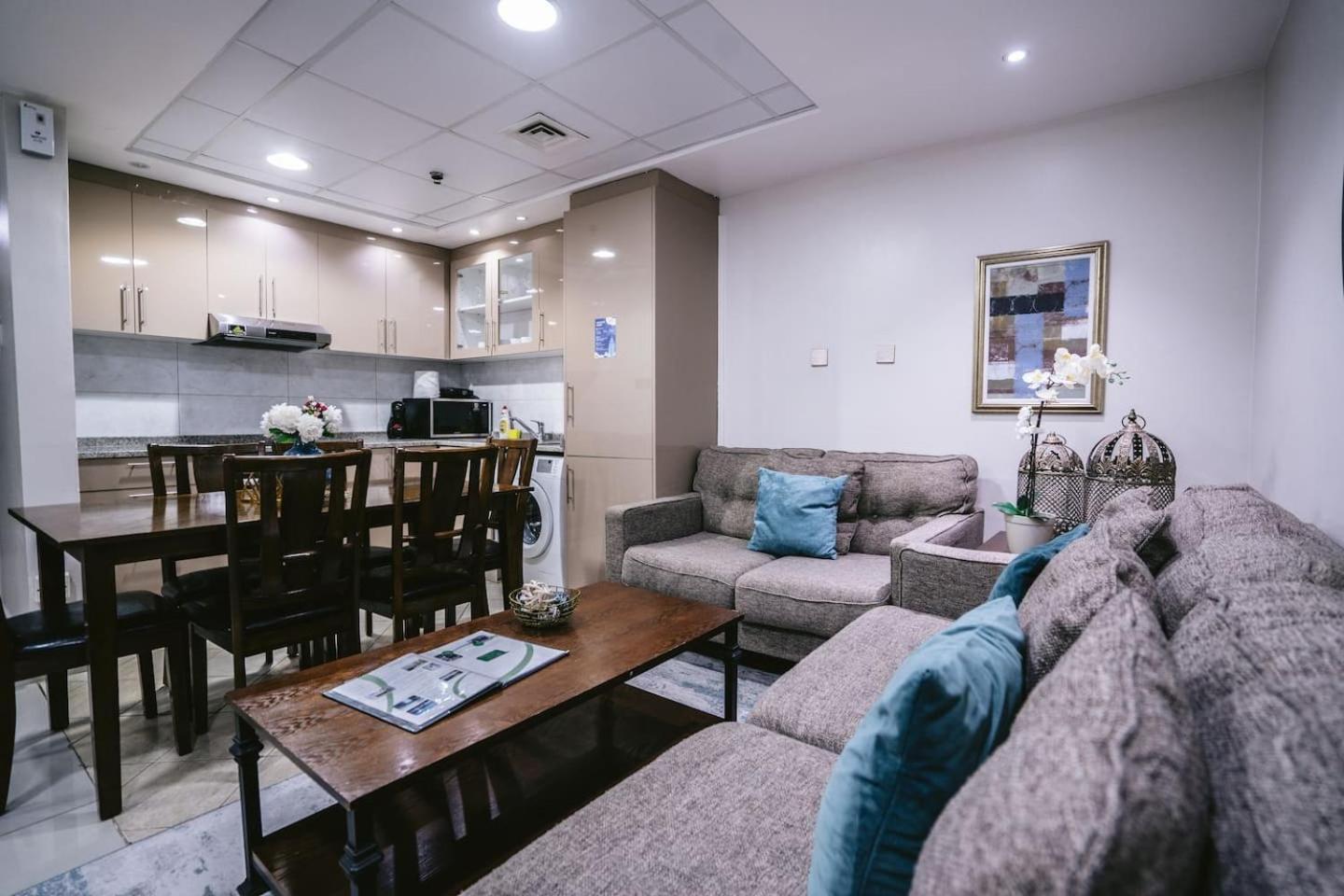 Wake Up To Sea Views In A Blue Lush On 51st Dubai