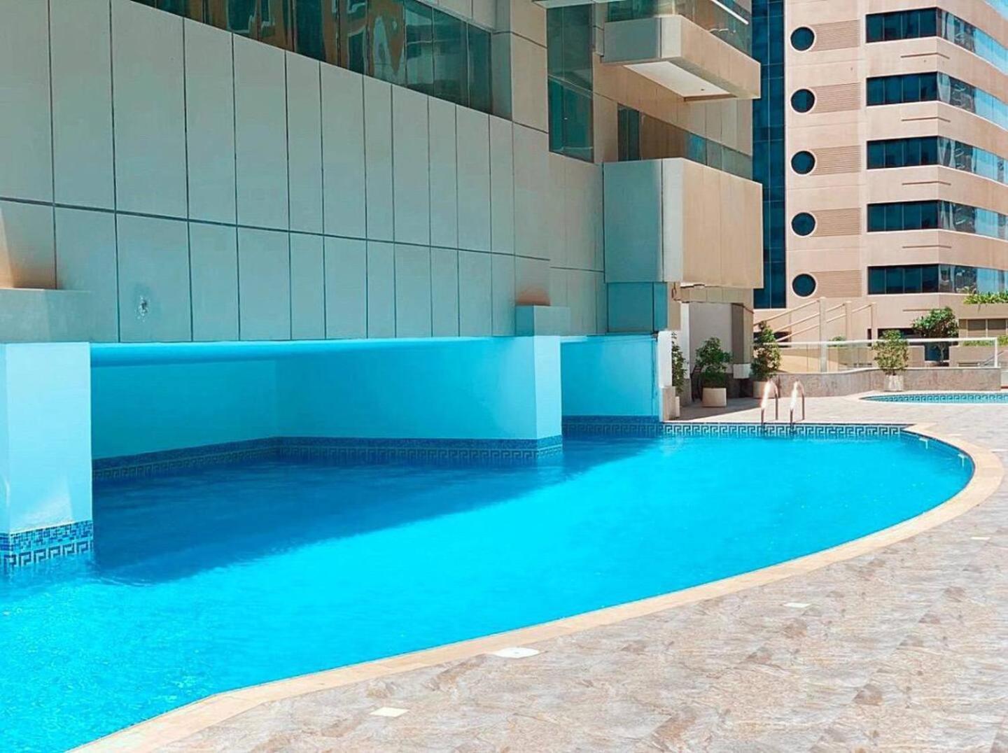 Aparthotel Wake Up To Sea Views In A Blue Lush On 51st