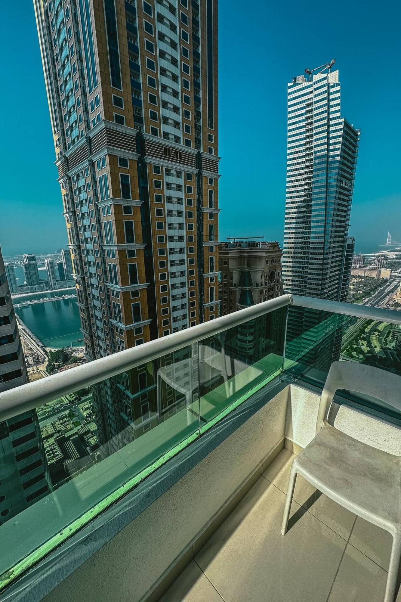 Aparthotel Wake Up To Sea Views In A Blue Lush On 51st