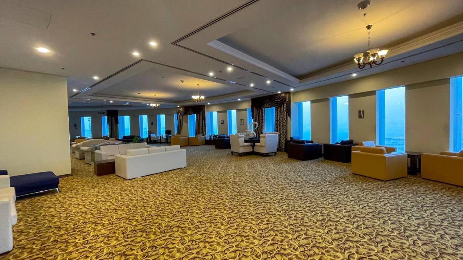 Sea & Palm View Elegant 1 Bedroom Apartment Dubai