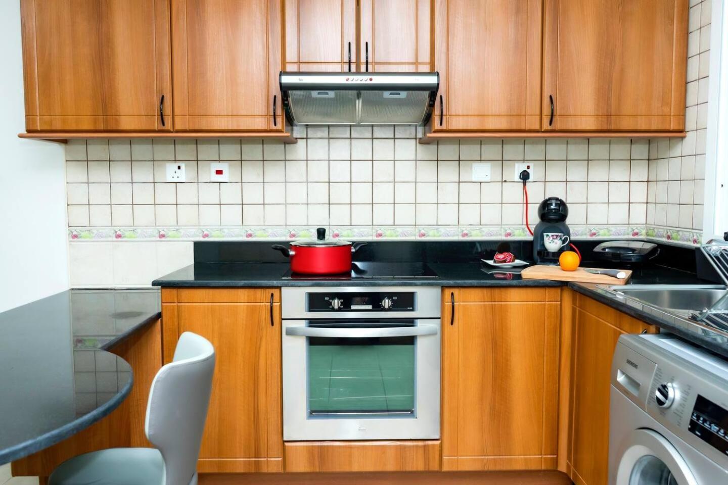 Sea & Palm View Elegant 1 Bedroom Apartment Dubai