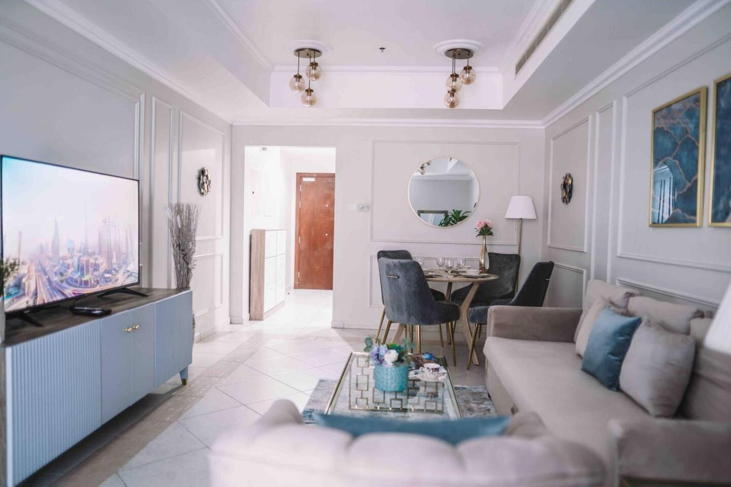 Apartment Sea & Palm View Elegant 1 Bedroom Dubai