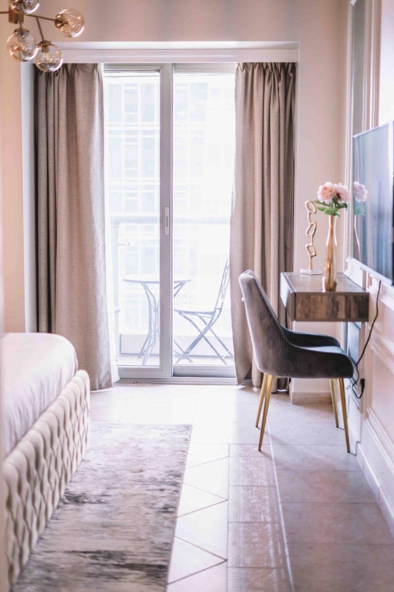 Sea & Palm View Elegant 1 Bedroom Apartment