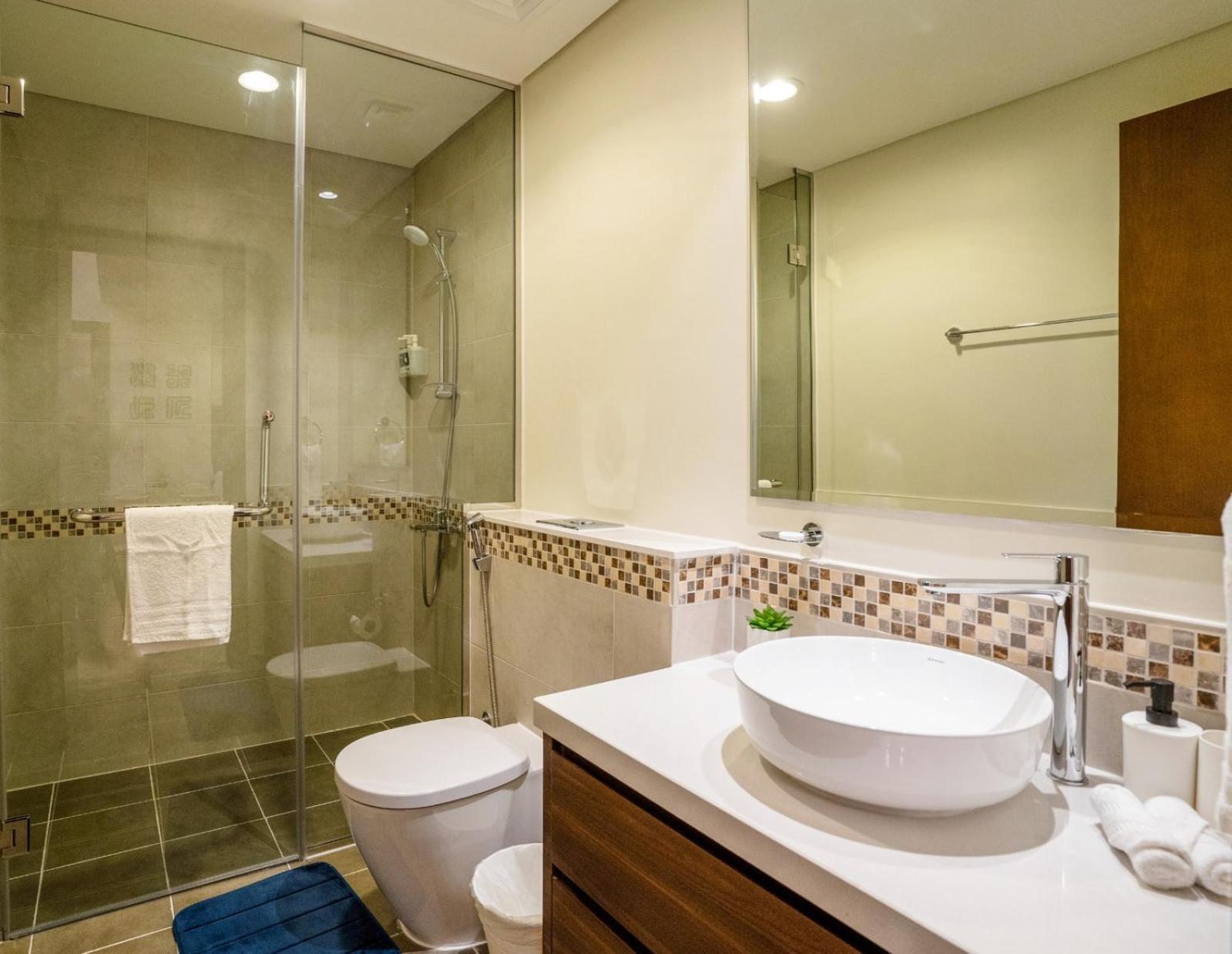Burj Khalifa And Canal Views - Luxury Apartments For Rent In Dubai Business Bay Dubai