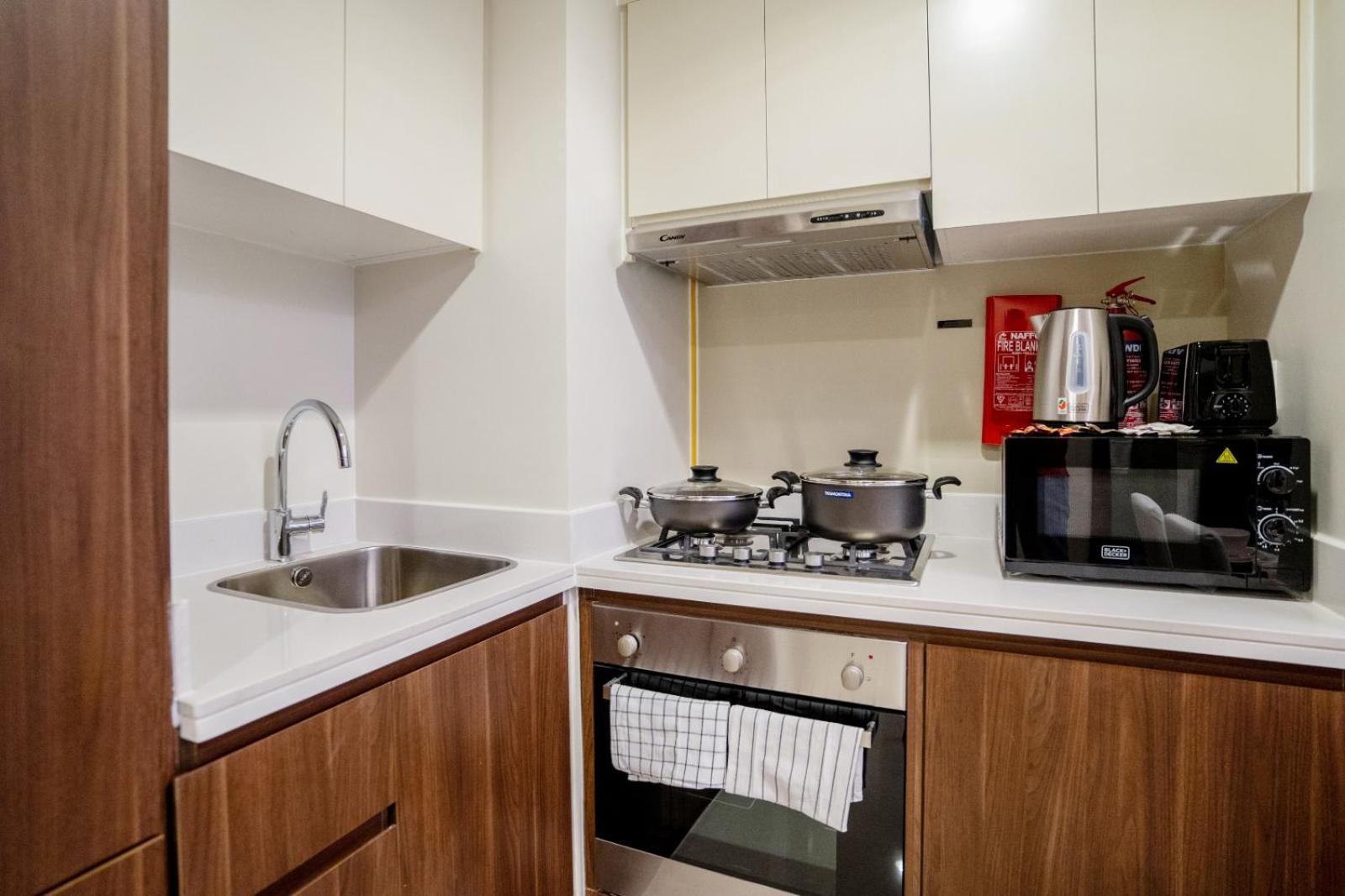 Burj Khalifa And Canal Views - Luxury Apartments For Rent In Dubai Business Bay * Dubai