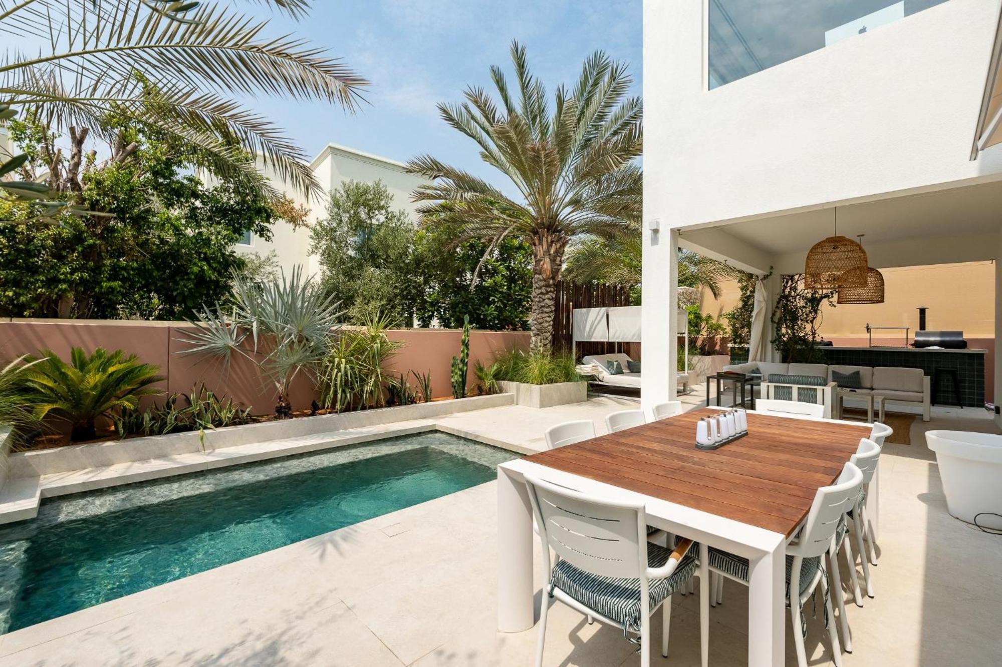 Deema The Lakes Luxury 3 Bd Pool Villa