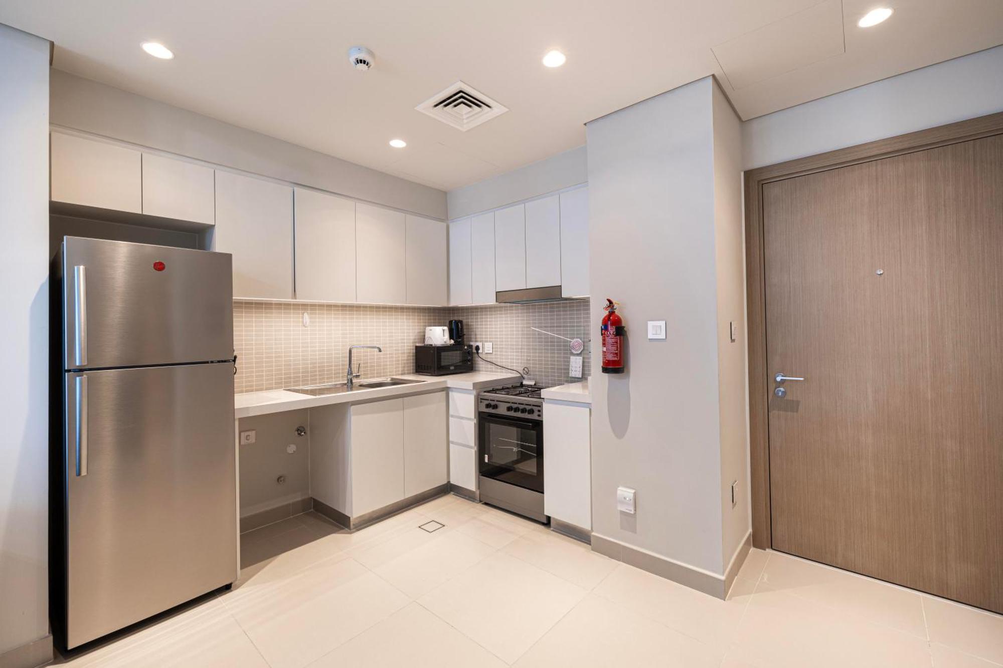 Vibrant Living In The Center At Creek * Dubai