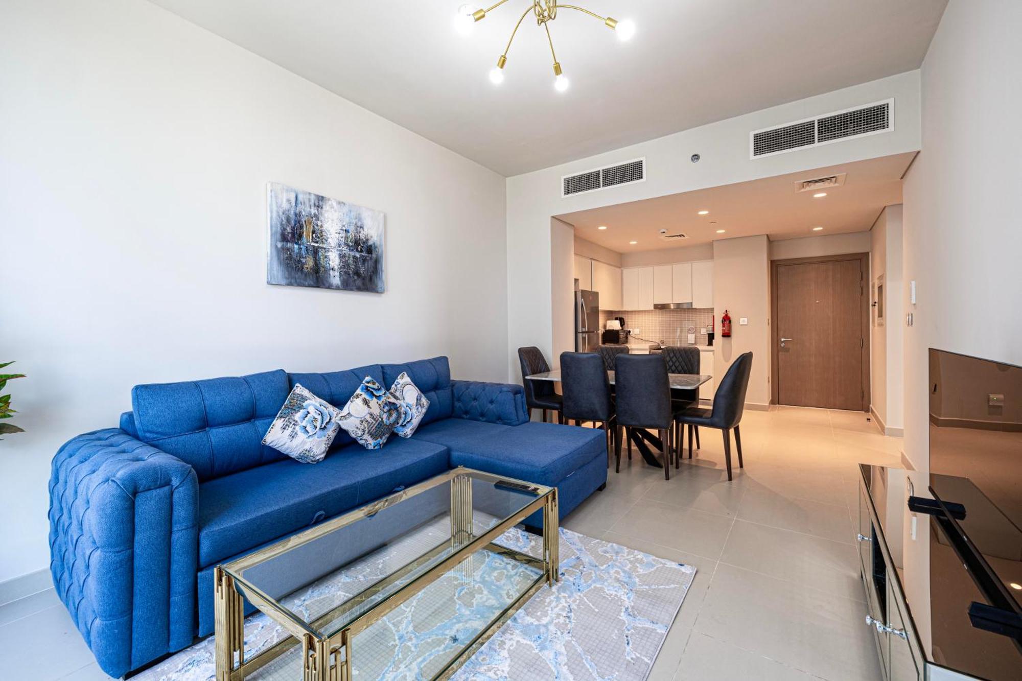 Vibrant Living In The Center At Creek *
