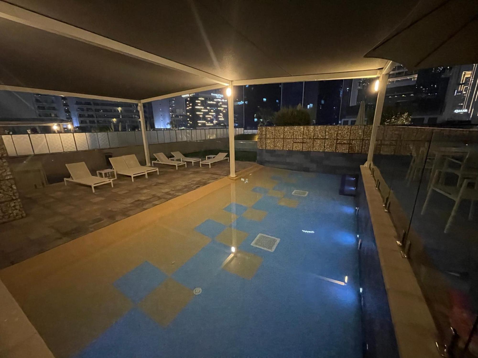 Burj Khalifa And Canal Views - Luxury Apartments For Rent In Dubai Business Bay * Dubai