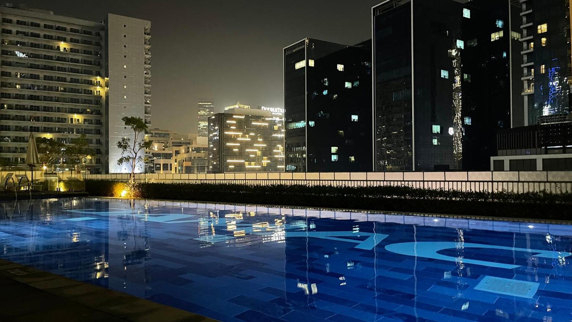 Burj Khalifa And Canal Views - Luxury Apartments For Rent In Dubai Business Bay Dubai