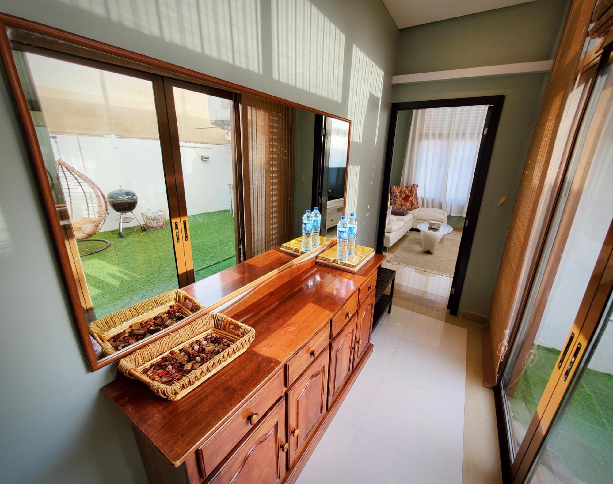 Cute House Sleeps 6 Patio Nr Metro Free Parking