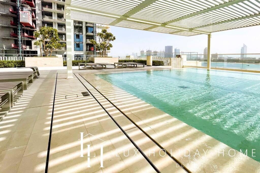 Lux The Marina Vista Beachfront 3 Apartment