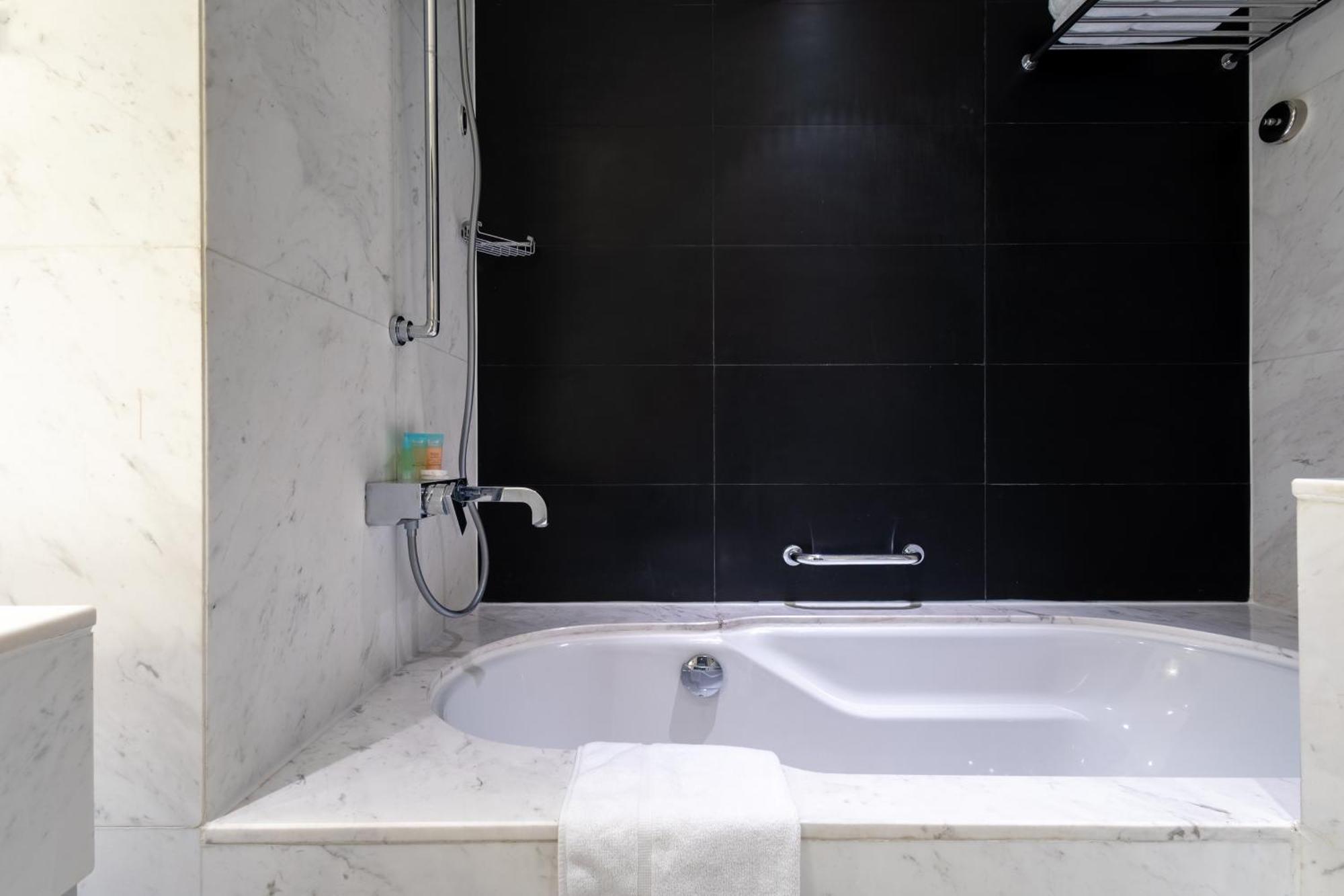 Superhost Emaar Residences Fashion Avenue - Address Mall Apartment *