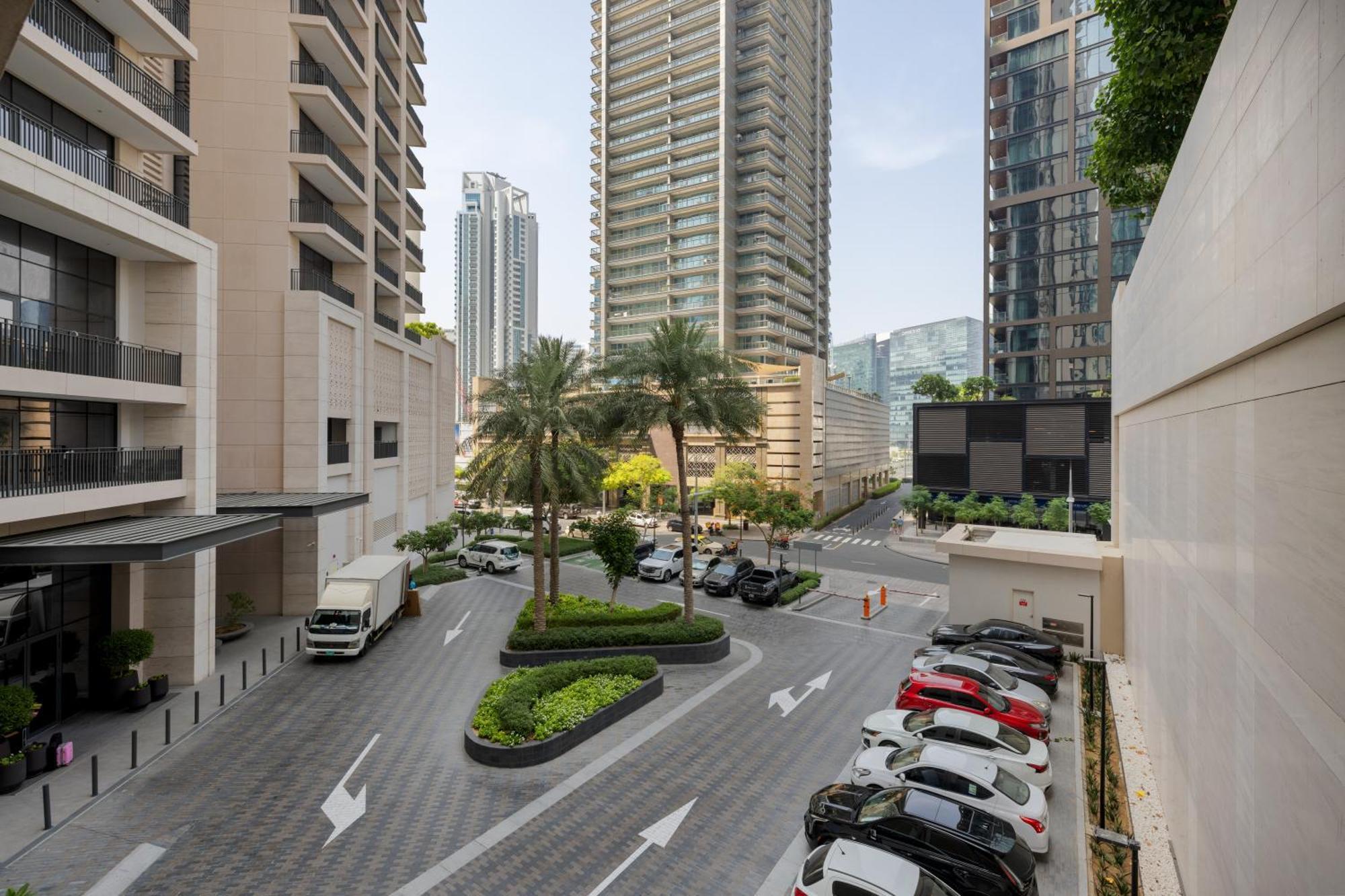 2br In Downtown Dubai, Near Burj Khalifa Apartment *