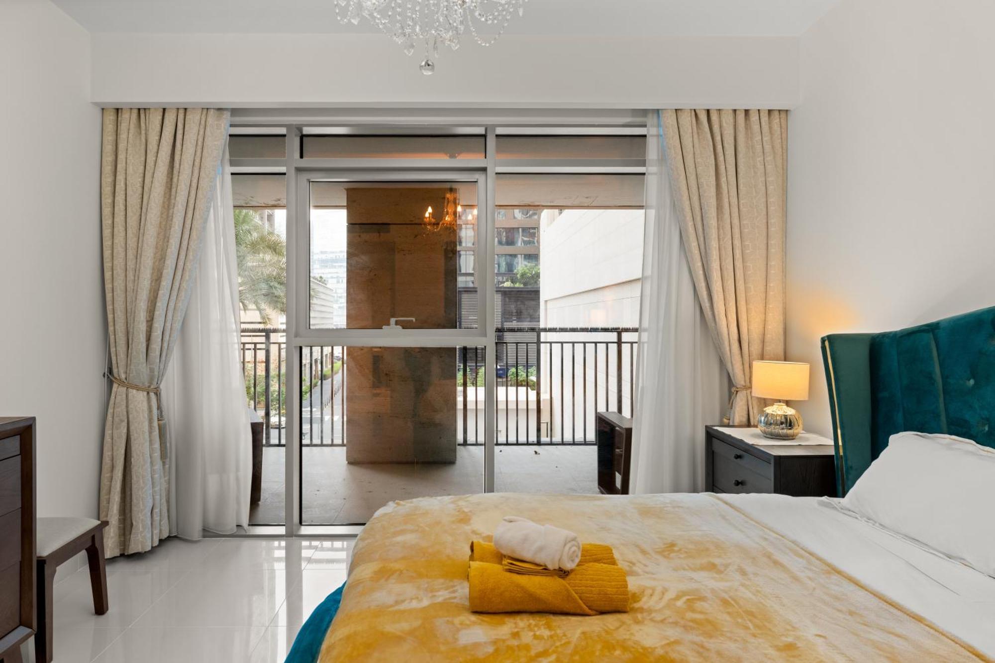 2br In Downtown Dubai, Near Burj Khalifa *